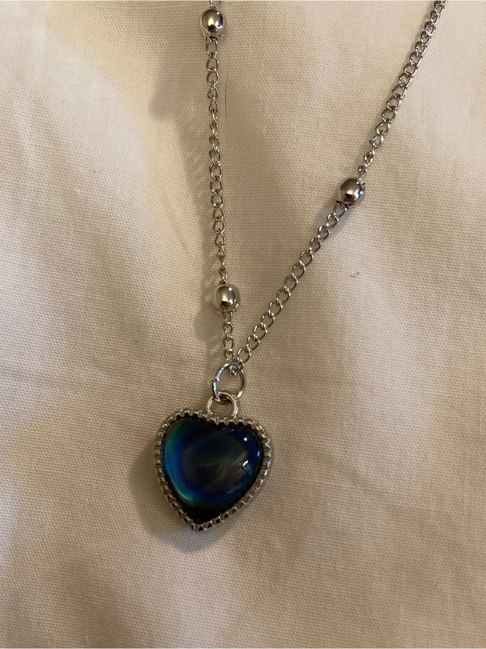 Blue Heart Mood Pendant Necklace Silver Tone Beaded Chain 16–18”